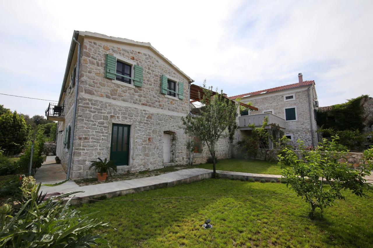 Apartments Tarragon Ugrinici Exteriör bild